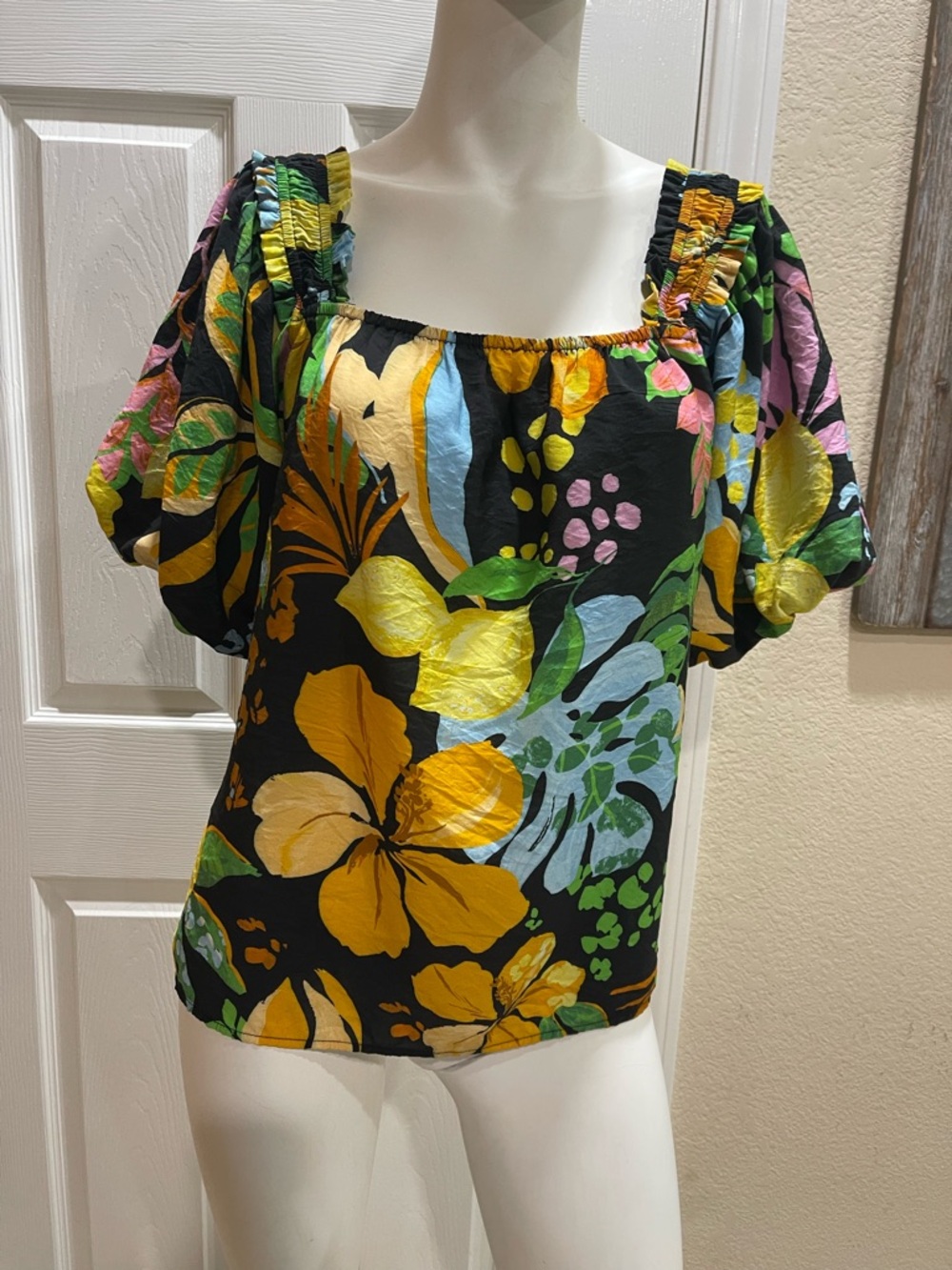 Oddi "Santiago" Floral Large-Scale Botanical Print Size Small